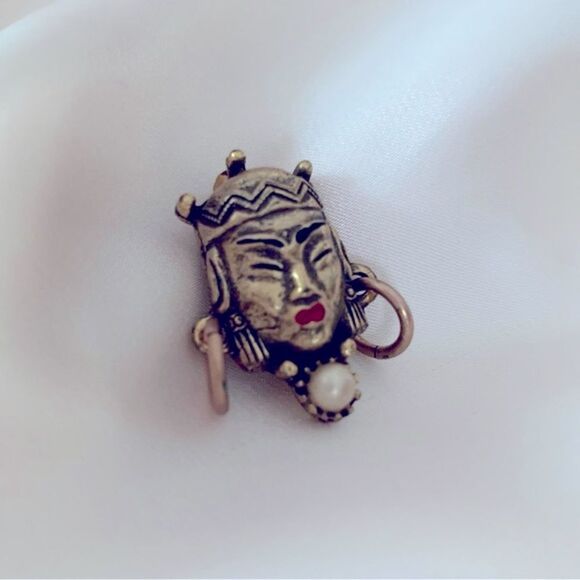 Vintage Selro Unsigned Asian Princess Face Brooch - Picture 2 of 4